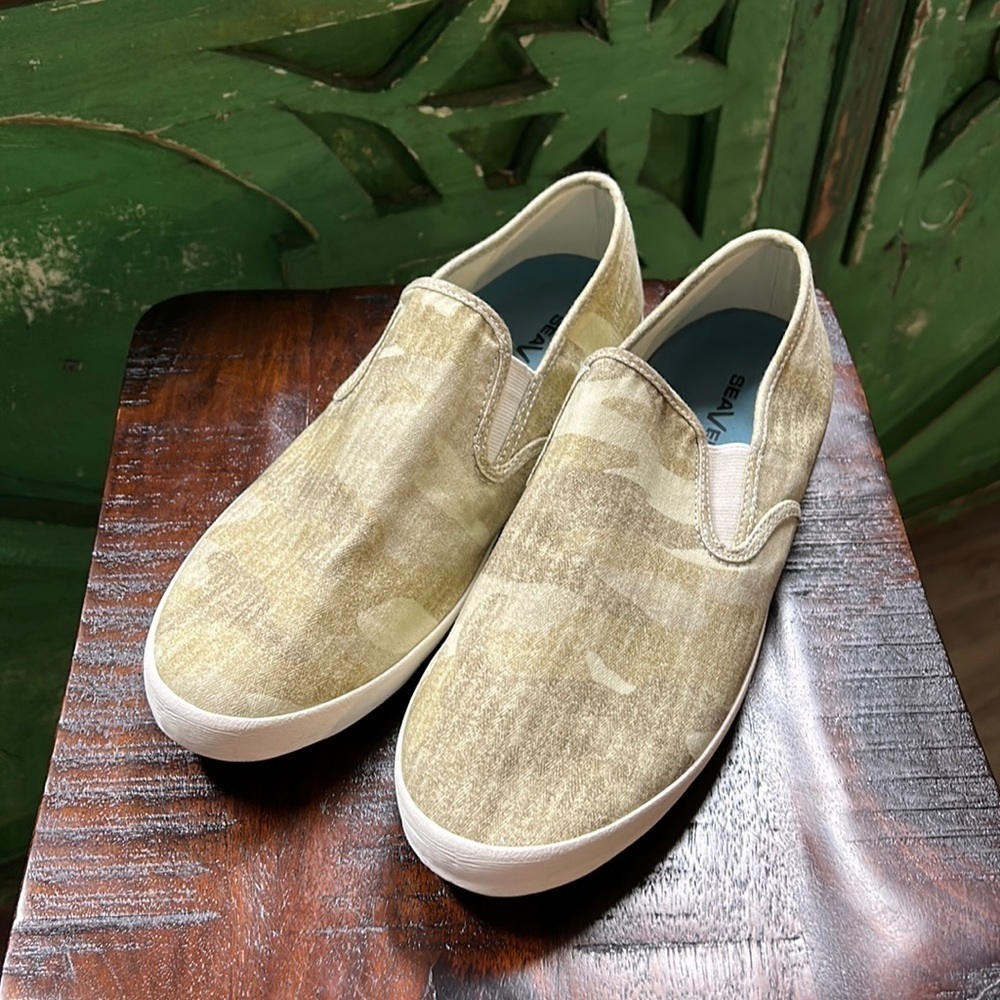 SeaVees  Baja Slip on Saltwash Sneaker size 9.5
